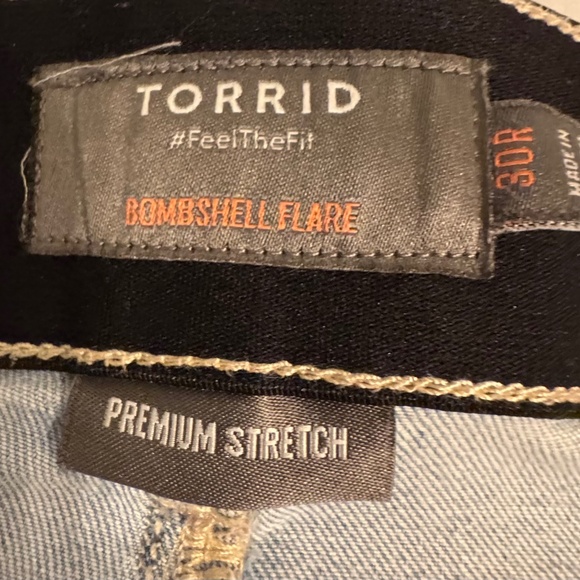 Torrid Bombshell Flare Premium Stretch Jeans – Light Wash – Size 30R - Picture 6 of 9